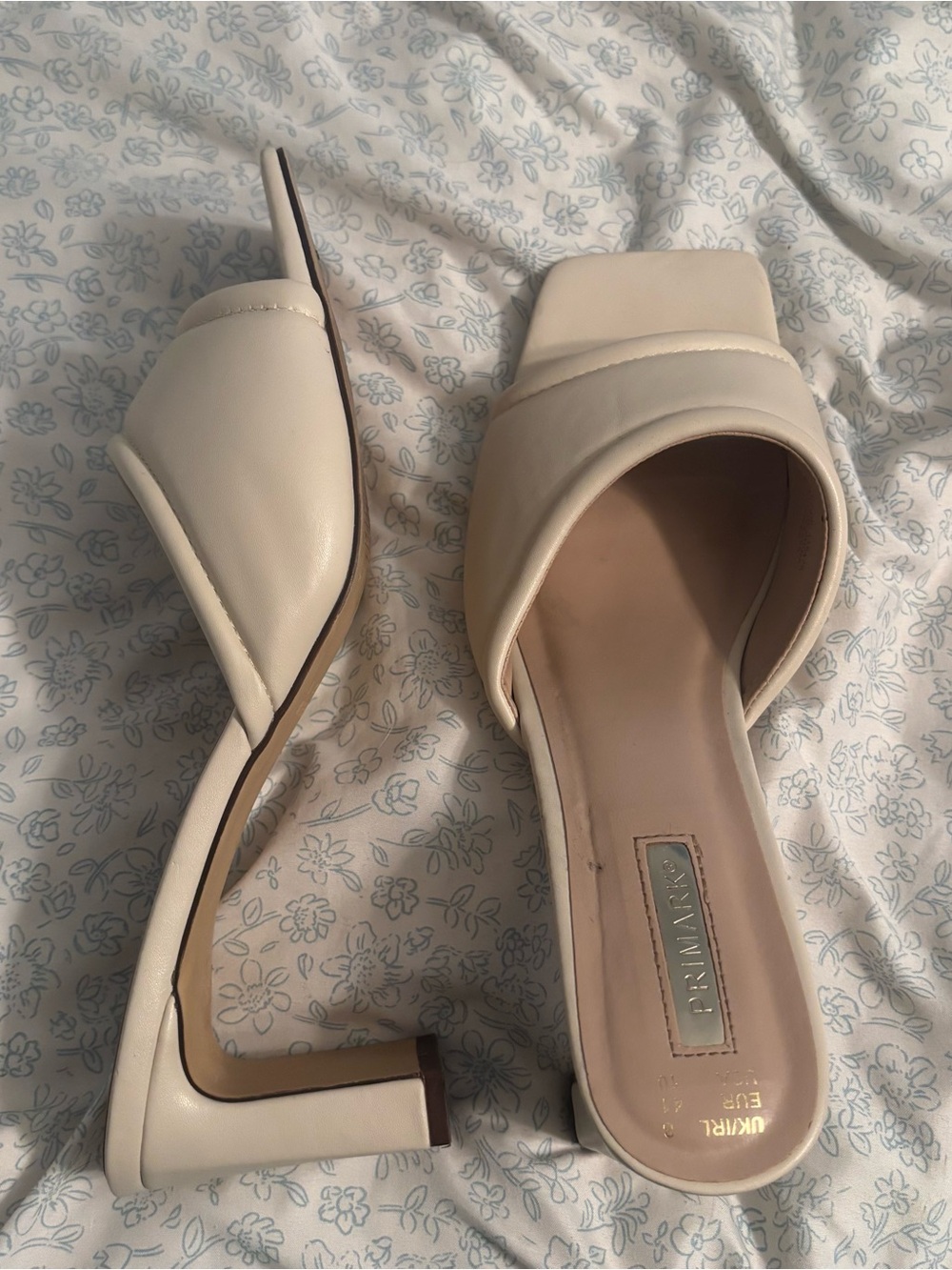 🤍Beige Heels